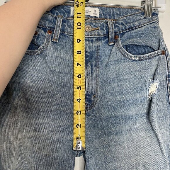 Abercrombie & Fitch High Rise Mom Jeans Light Wash Distressed Size 26 2 Short - Picture 4 of 8